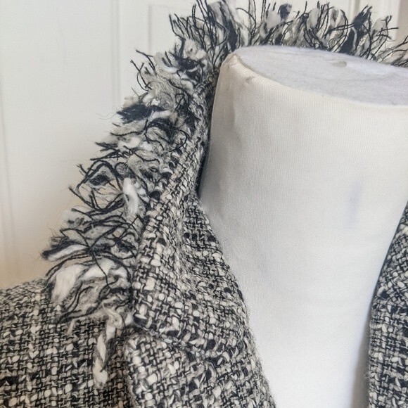 Apostrophe wool blend black/white business suit - jacket & skirt - 6 petite - Picture 10 of 10